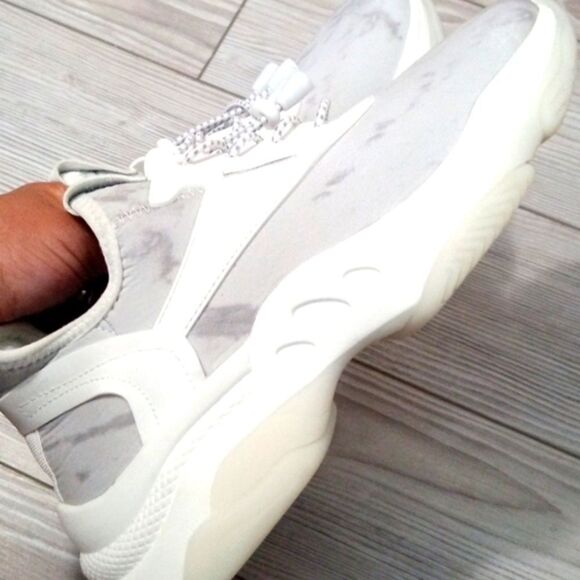 (S-3351)   Steve Madden Women's Myles Sneaker Sz 9.5 - Picture 6 of 11